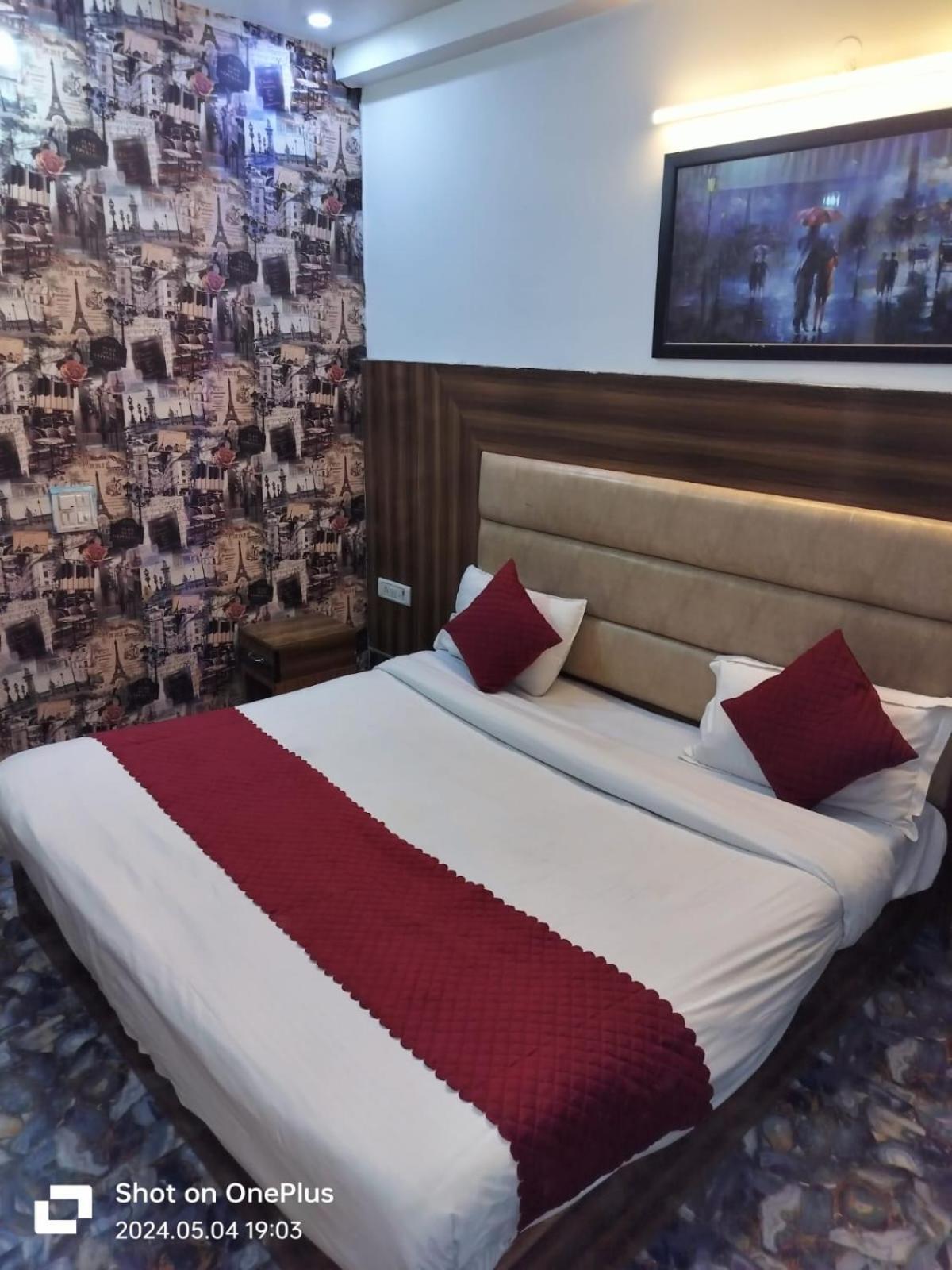 Hotel Janvi Palace Delhi Kültér fotó