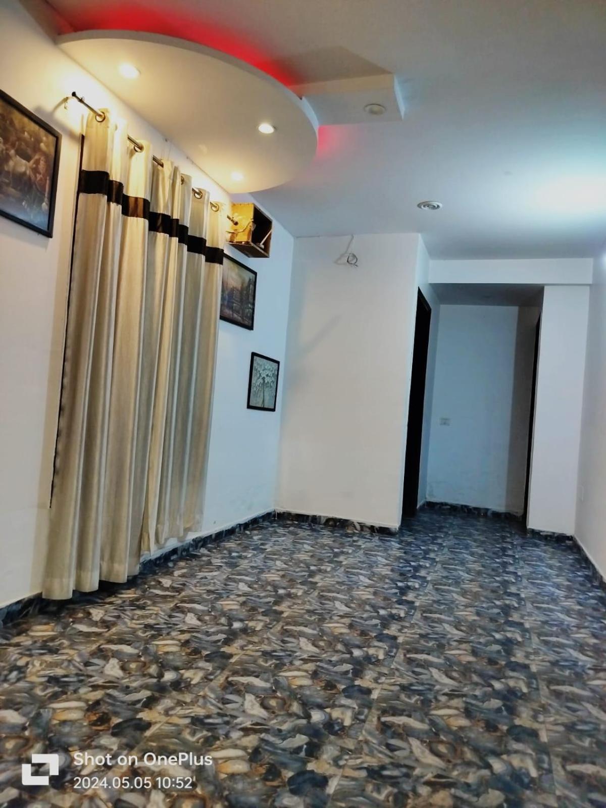 Hotel Janvi Palace Delhi Kültér fotó
