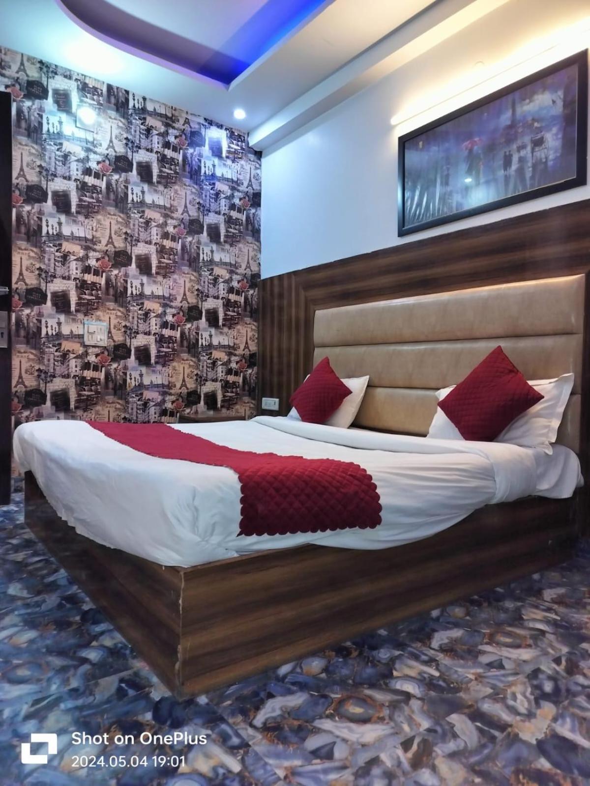 Hotel Janvi Palace Delhi Kültér fotó