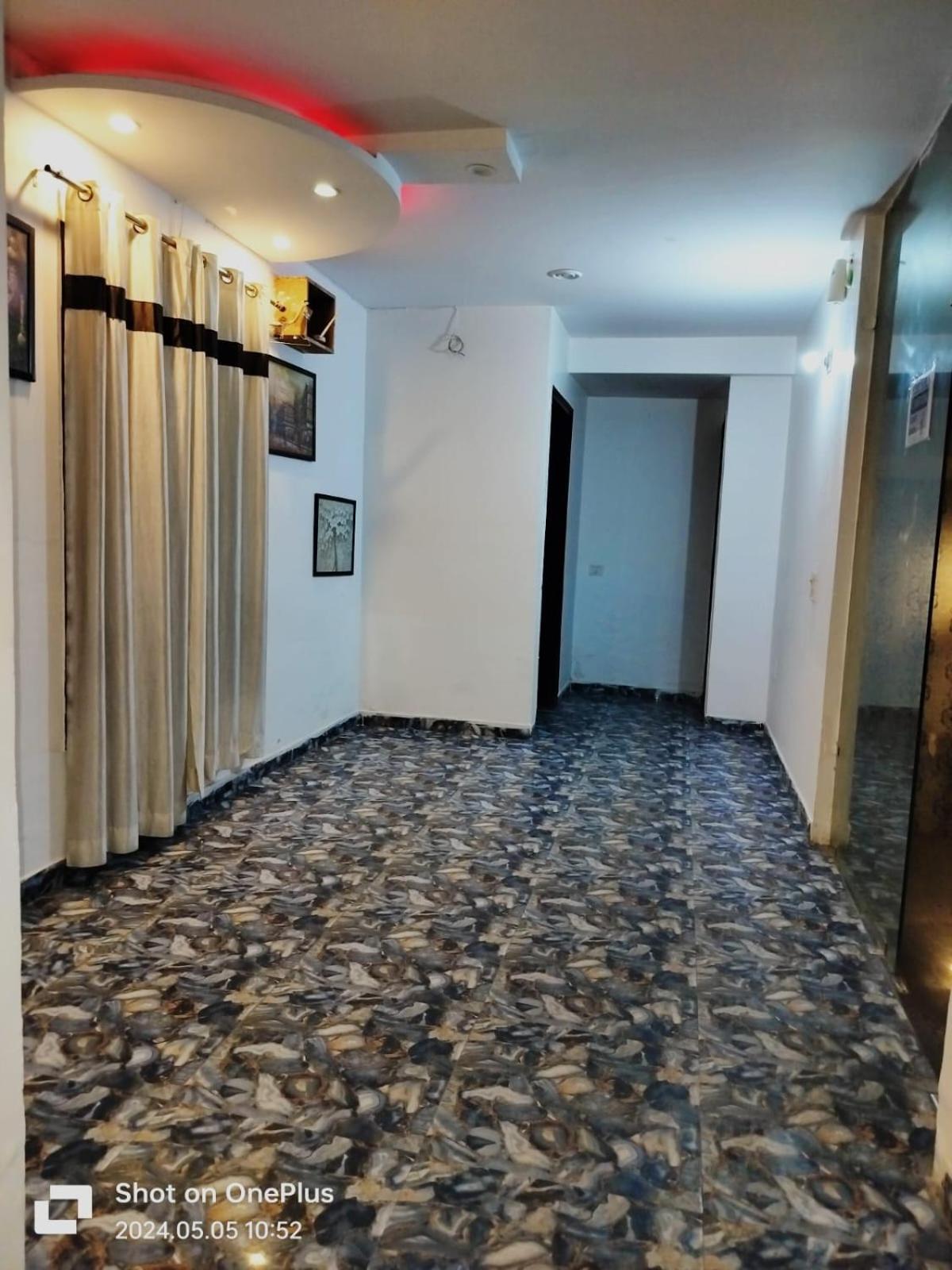 Hotel Janvi Palace Delhi Kültér fotó